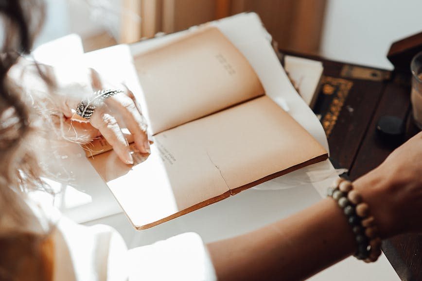 Dédicacer son livre : 12 modèles à&nbsp;personnaliser